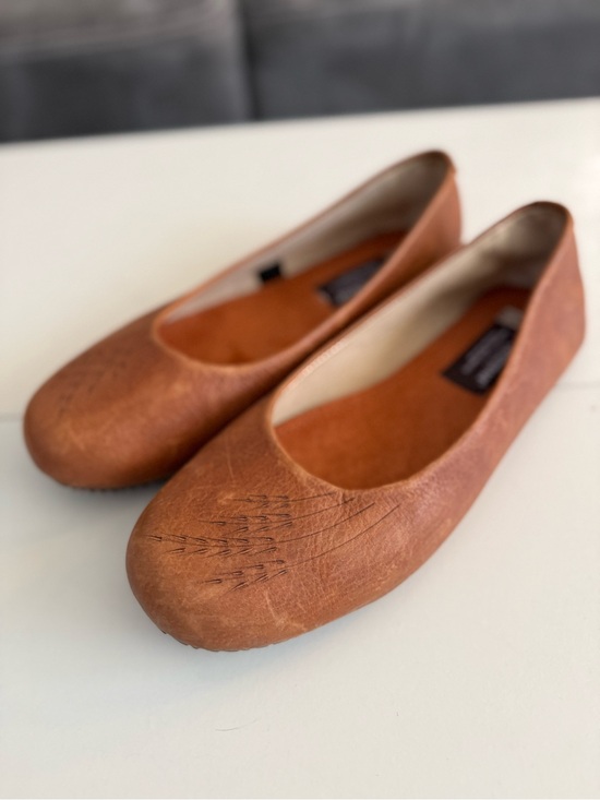Manitobah Shoes - Manitobah Mukluks Leather Slip-On Moccasin Ballet Flats Earthy Boho Camel Brown